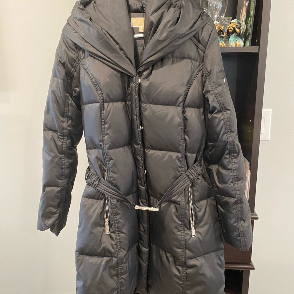 Michael Kors puffer coat. Size S